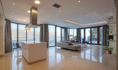 Rent, two bedroom apartment, 162m², Budva, Crna Gora - image 2