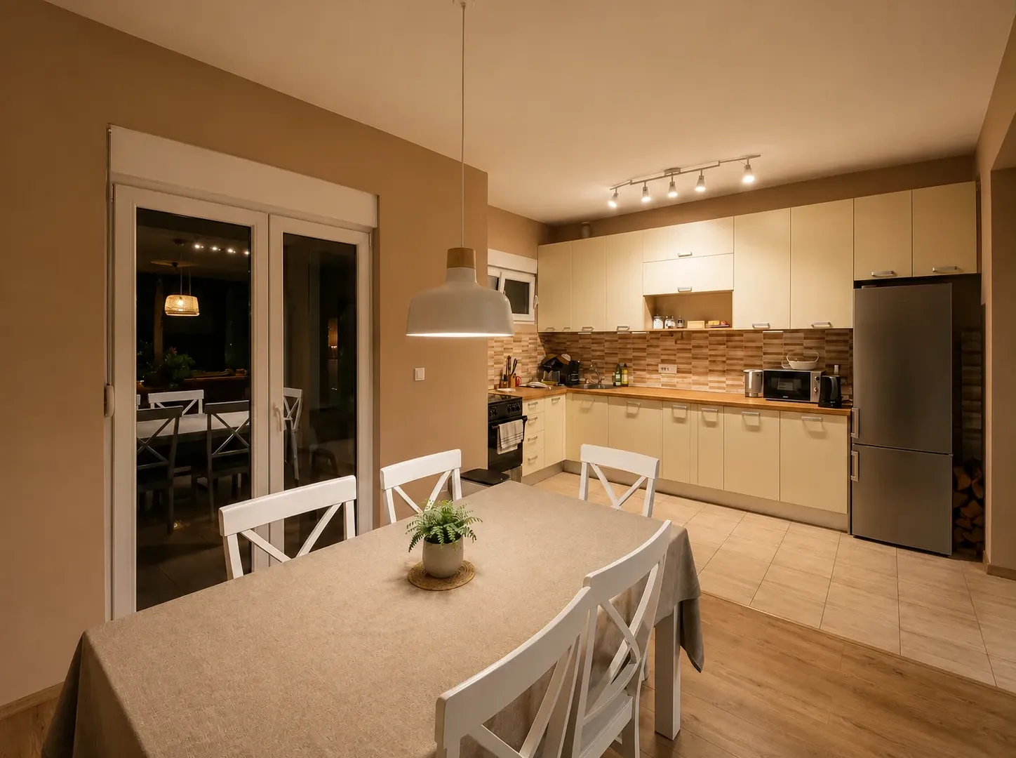Izdavanje, kuća, 160m², Zeta, Podgorica