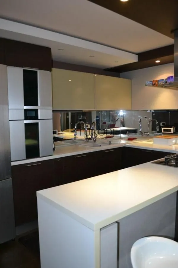 Prodaja, četvorosoban stan, 130m², Grbavica, Novi Sad Sve Podlokacije