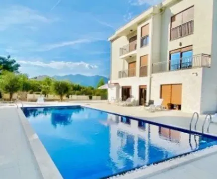 Izdavanje, jednosoban stan, 56m², Tivat, Crna Gora