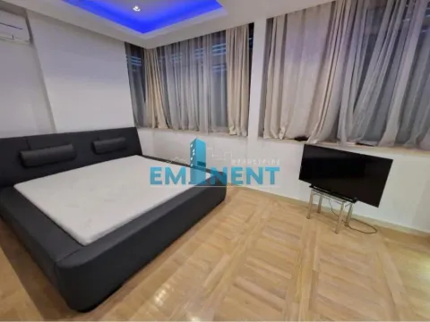 Rent, three bedroom apartment, 148m², Savski Venac, Beograd - image 10