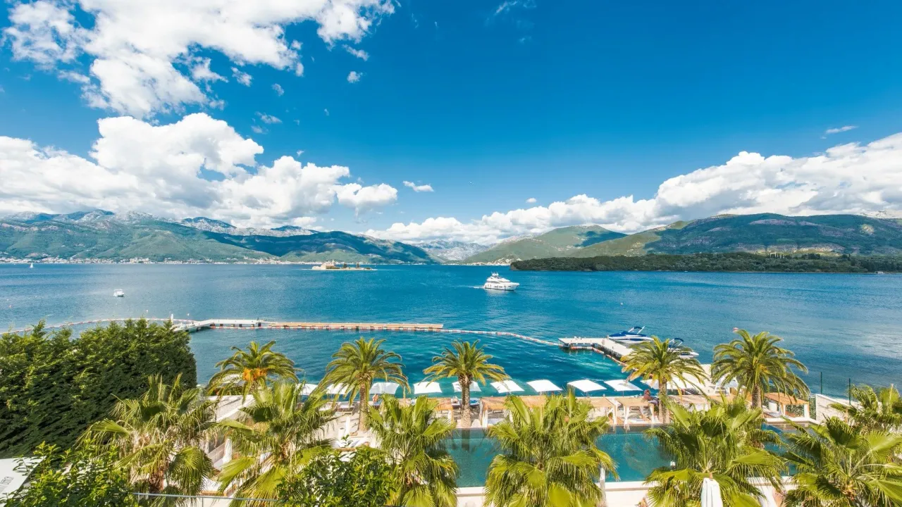 Sale, apartment, 710m², Đuraševići, Tivat