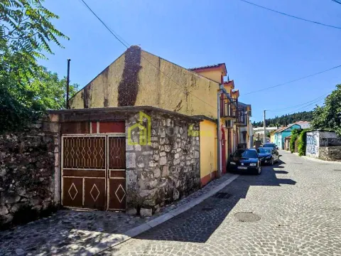 Prodaja, kuća, 180m², Stara Varoš, Podgorica