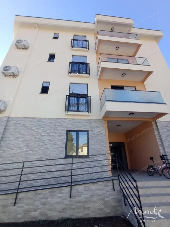 Sale, two bedroom apartment, 61m², Polje, Bar