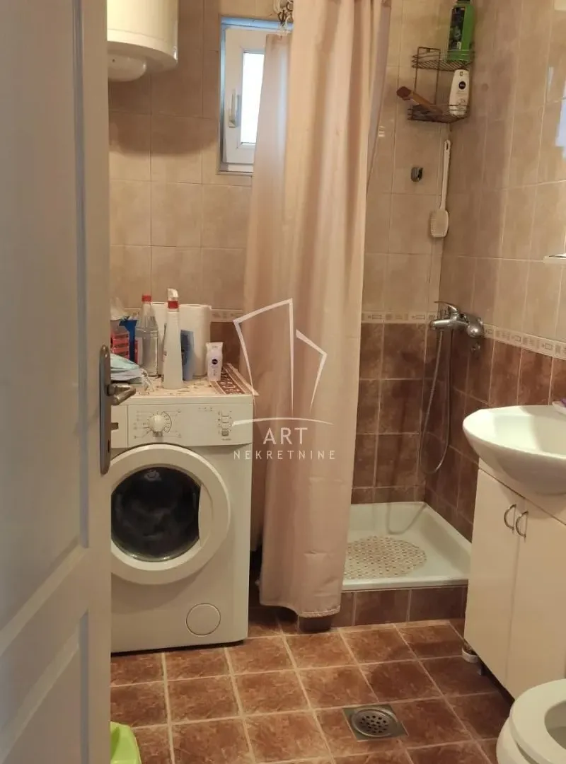 Sale, house, 240m², Voždovac Sve Podlokacije, Beograd
