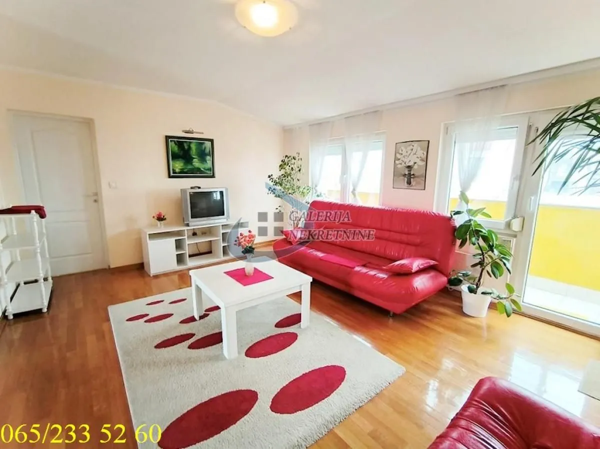 Izdavanje, trosoban stan, 85m², Vračar Hram, Vračar Sve Podlokacije