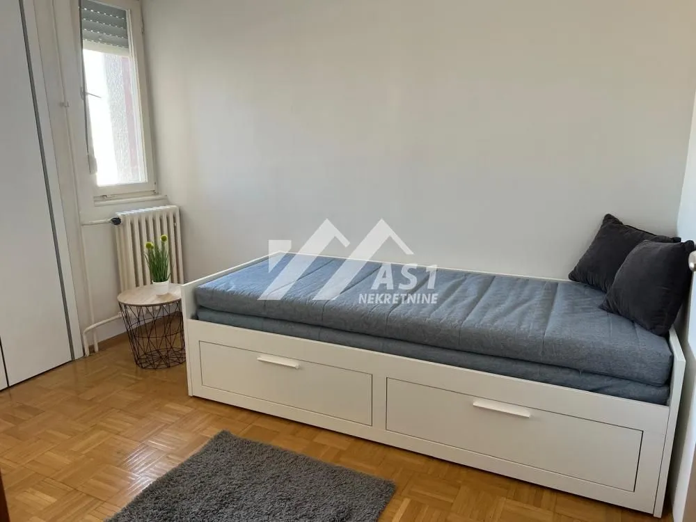 Izdavanje, dvosoban stan, 41m², Bulevar Oslobodjenja, Novi Sad Sve Podlokacije