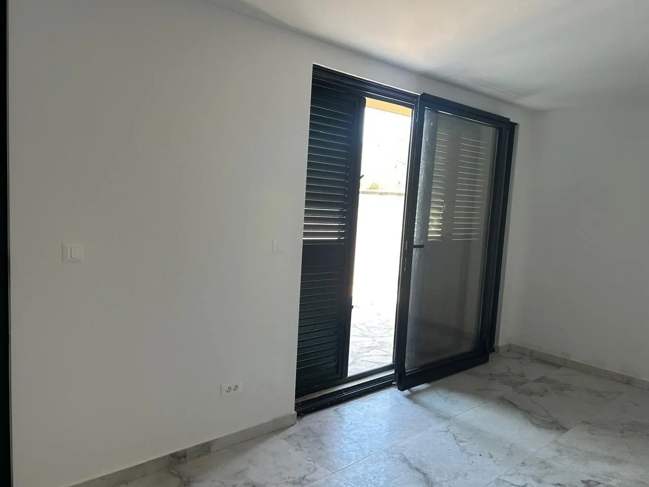 Prodaja, dvosoban stan, 104m², Bogišići, Tivat