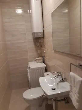 Izdavanje, dvosoban stan, 90m², Preko Morače, Podgorica - image 2