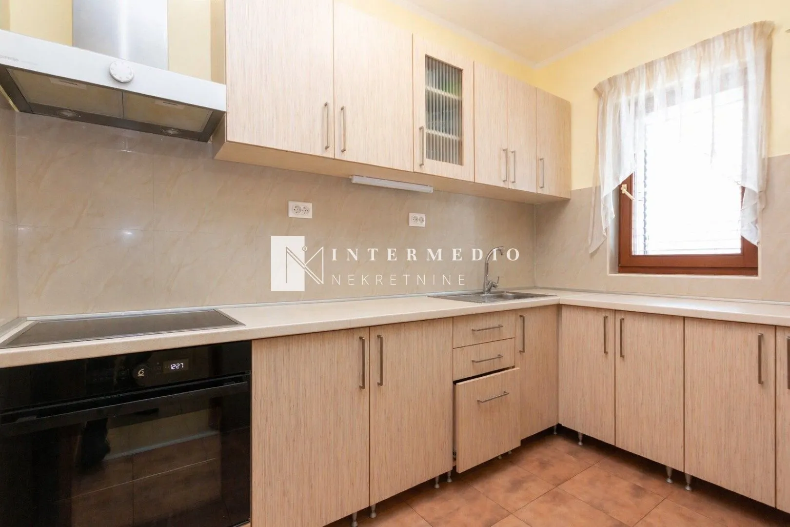 Prodaja, trosoban stan, 101m², Gomila, Herceg Novi