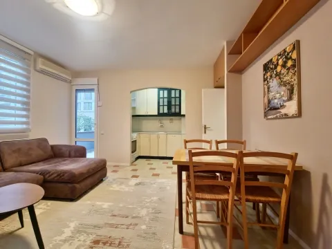 Rent, one bedroom apartment, 40m², Budva, Crna Gora - image 2