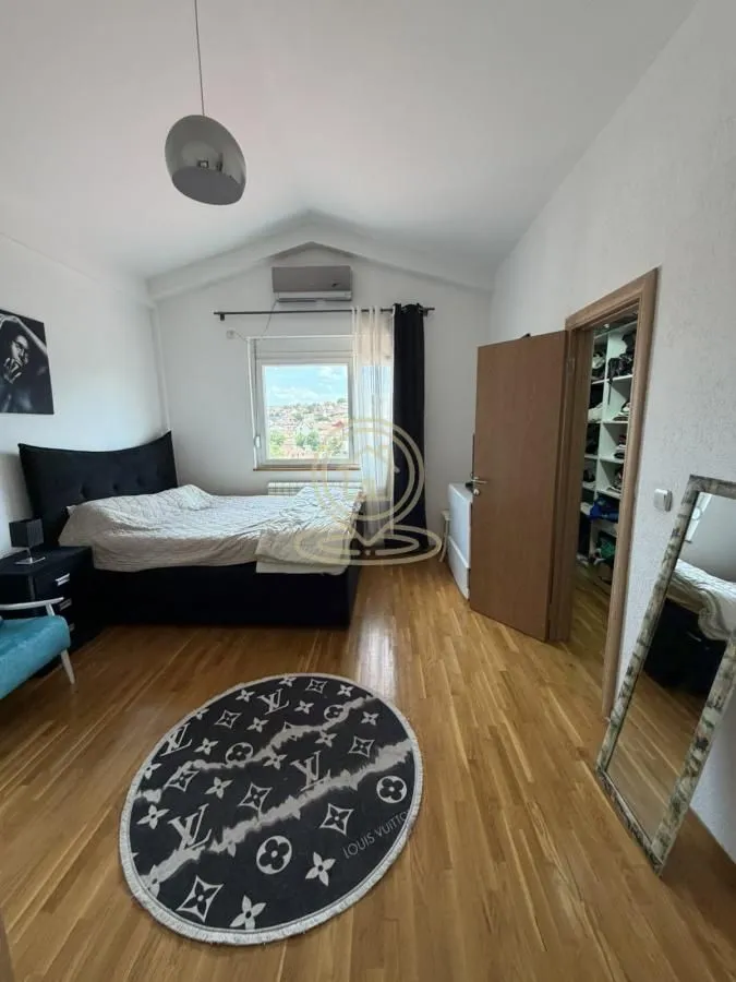 Prodaja, četvorosoban stan, 110m², Pivara, Kragujevac