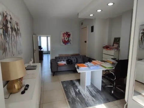 Izdavanje, poslovni prostor, 46m², Slavija, Vračar Sve Podlokacije - image 4