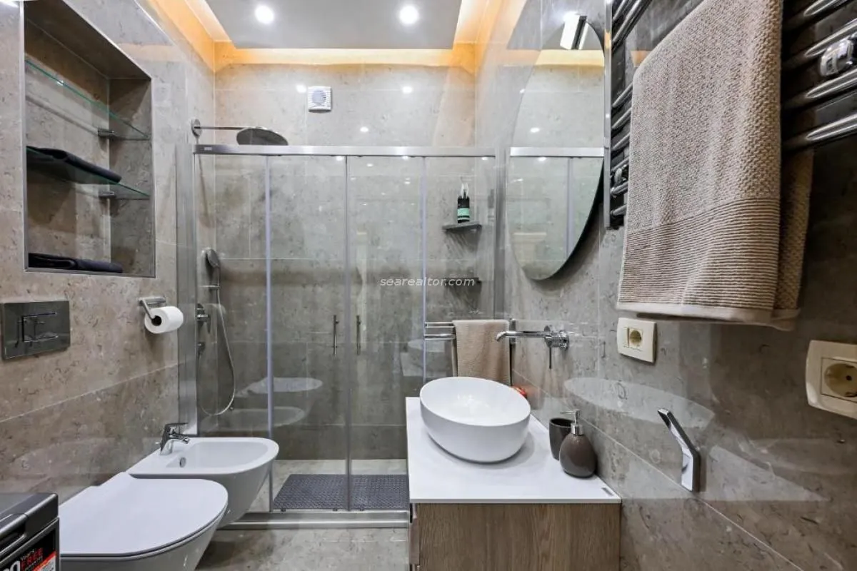 Prodaja, trosoban stan, 90m², Grad, Kotor