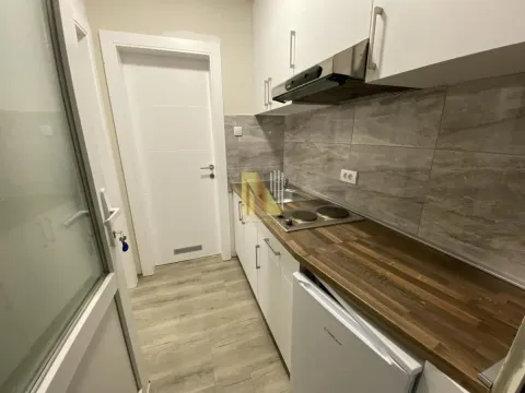 Izdavanje, jednosoban stan, 30m², Centar, Novi Sad - image 3