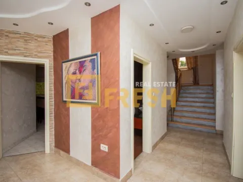 Izdavanje, kuća, 330m², Zeta, Podgorica - image 20