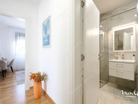 Sale, two bedroom apartment, 63m², Tivat, Crna Gora - image 31