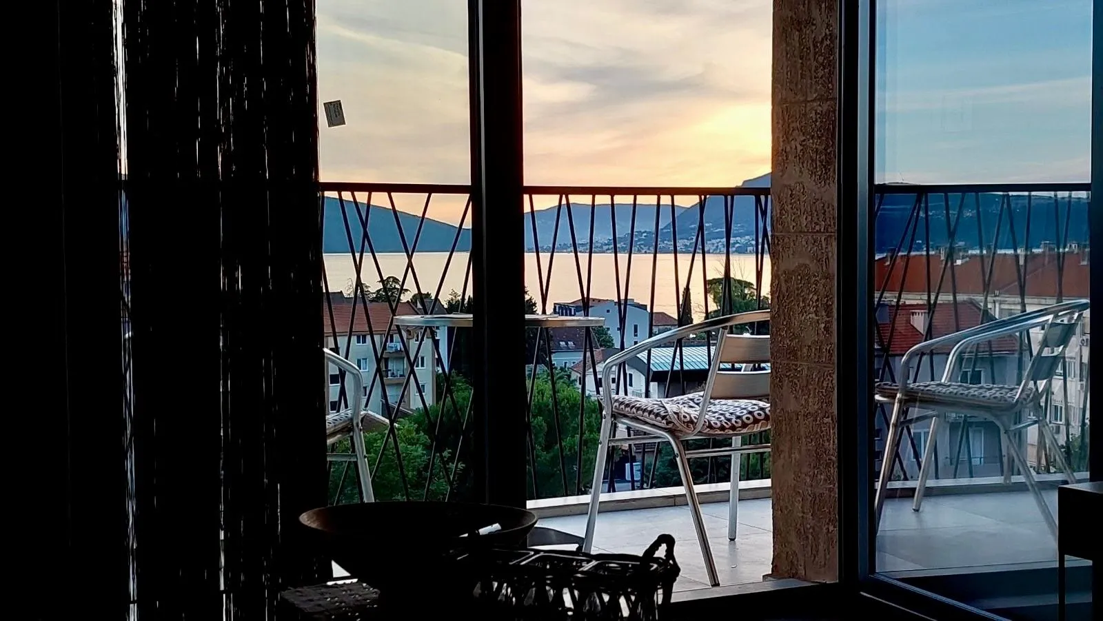 Prodaja, dvosoban stan, 64m², Seljanovo, Tivat