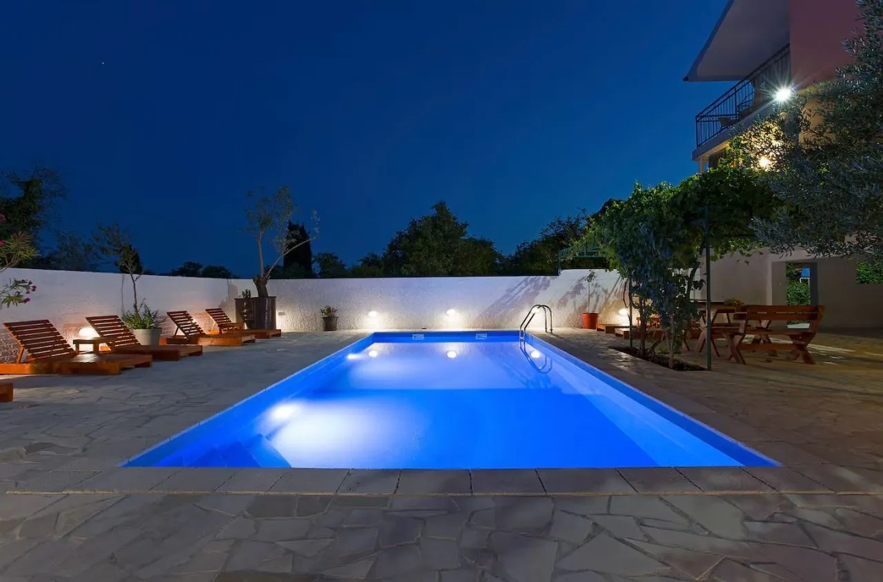 Rent, house, 110m², Tivat, Crna Gora