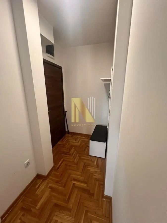 Izdavanje, jednosoban stan, 39m², Salajka, Novi Sad Sve Podlokacije