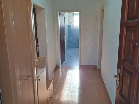 Izdavanje, kuća, 100m², Zagorič, Podgorica - image 9