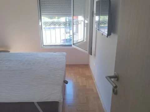 Izdavanje, jednosoban stan, 48m², Radanovići, Kotor - image 6