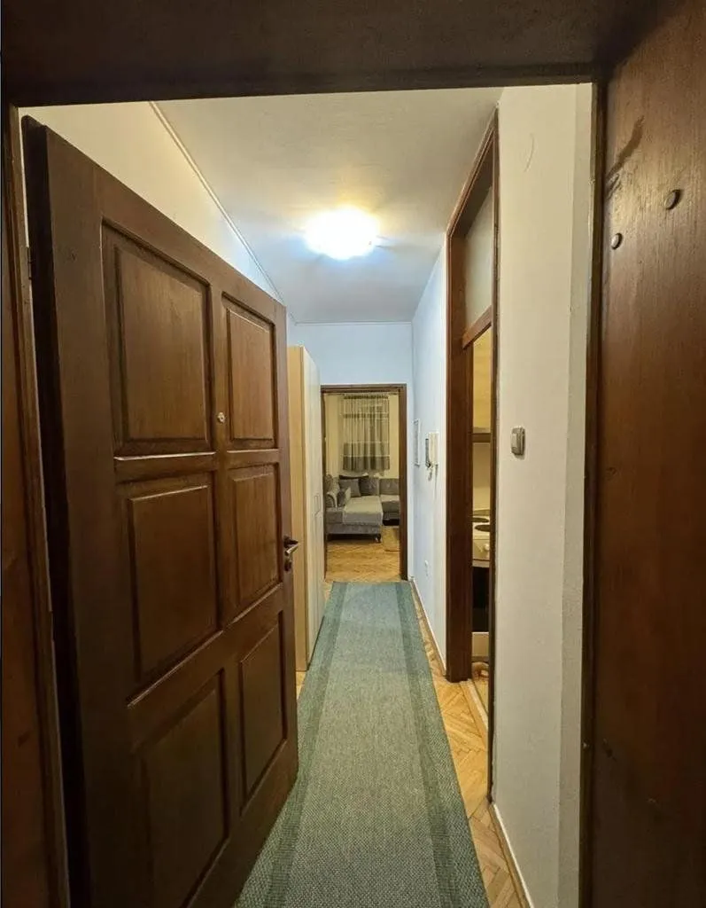 Izdavanje, dvosoban stan, 76m², Stari Aerodrom, Podgorica