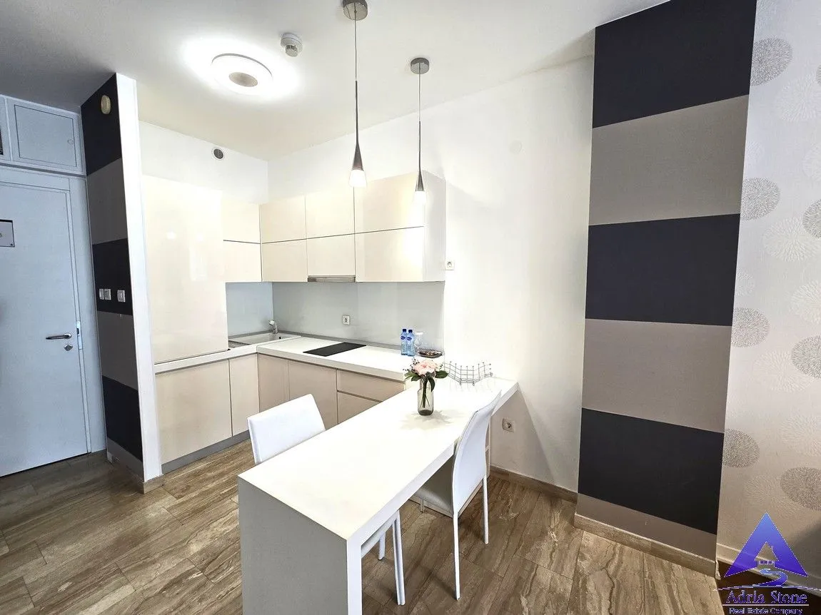 Prodaja, jednosoban stan, 63m², Centar, Budva