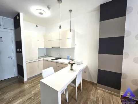 Prodaja, jednosoban stan, 63m², Centar, Budva - image 5