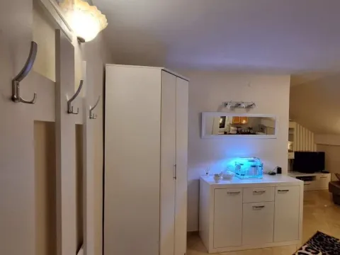 Izdavanje, dvosoban stan, 70m², Donja Gorica, Podgorica - image 36