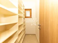 Sale, house, 200m², Rogami, Podgorica - image 11