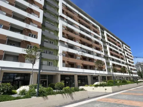 Izdavanje,  poslovni prostor, 72m2, Central Point, Podgorica