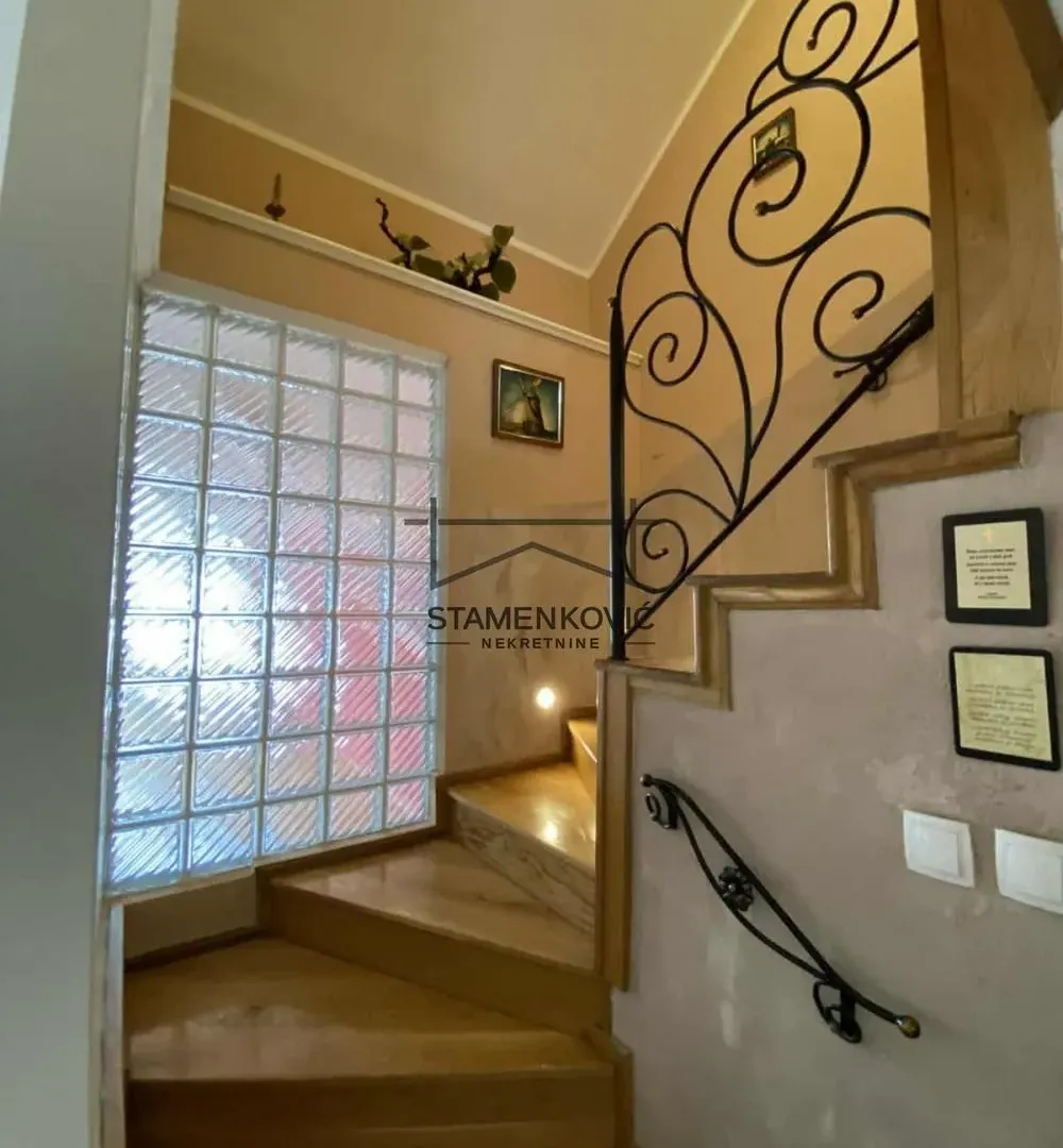 Prodaja, trosoban stan, 100m², Sajam, Novi Sad Sve Podlokacije