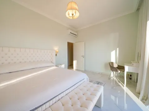 Prodaja, kuća, 285m², Tivat, Crna Gora - image 18