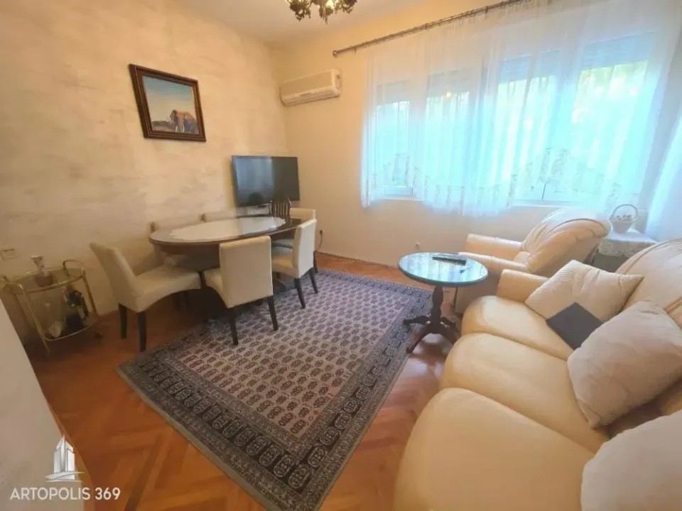 Prodaja, trosoban stan, 57m², Zemun Centar, Zemun Sve Podlokacije