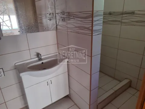 Prodaja, kuća, 120m², Novo Selo, Subotica - image 10