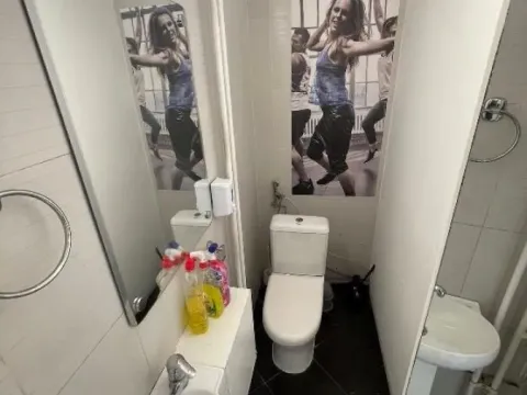 Izdavanje, poslovni prostor, 362m², Slavija, Vračar Sve Podlokacije - image 12