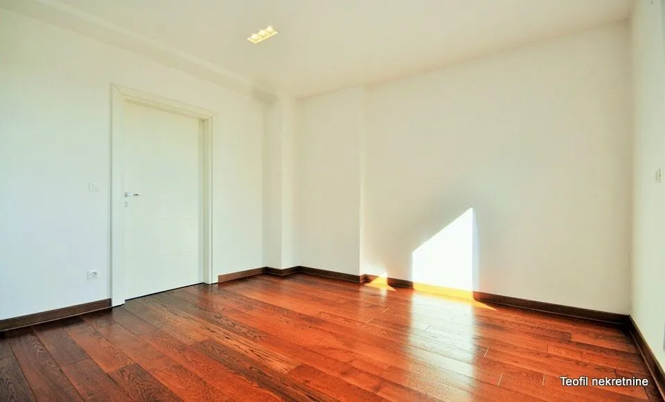 Sale, two bedroom apartment, 119m², Zemun Kej, Zemun Sve Podlokacije