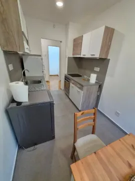 Rent, three bedroom apartment, 64m², Šumice, Beograd - image 7