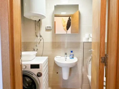 Izdavanje, dvosoban stan, 64m², City Kvart, Podgorica - image 8