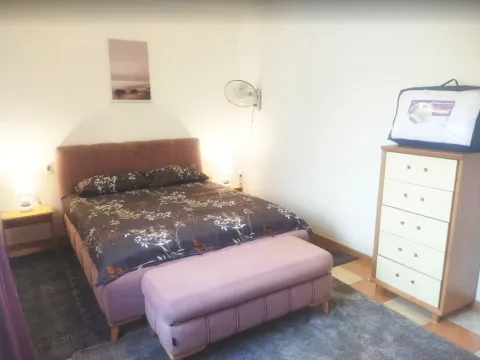 Rent, one bedroom apartment, 70m², Šušanj, Bar - image 6