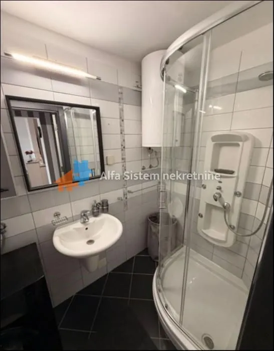 Izdavanje, stan, 41m², Neimar, Vračar Sve Podlokacije