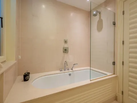 Prodaja, dvosoban stan, 121m², Porto Montenegro, Tivat - image 11