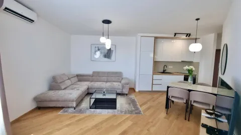 Rent, one bedroom apartment, 45m², Bečići, Budva - image 3