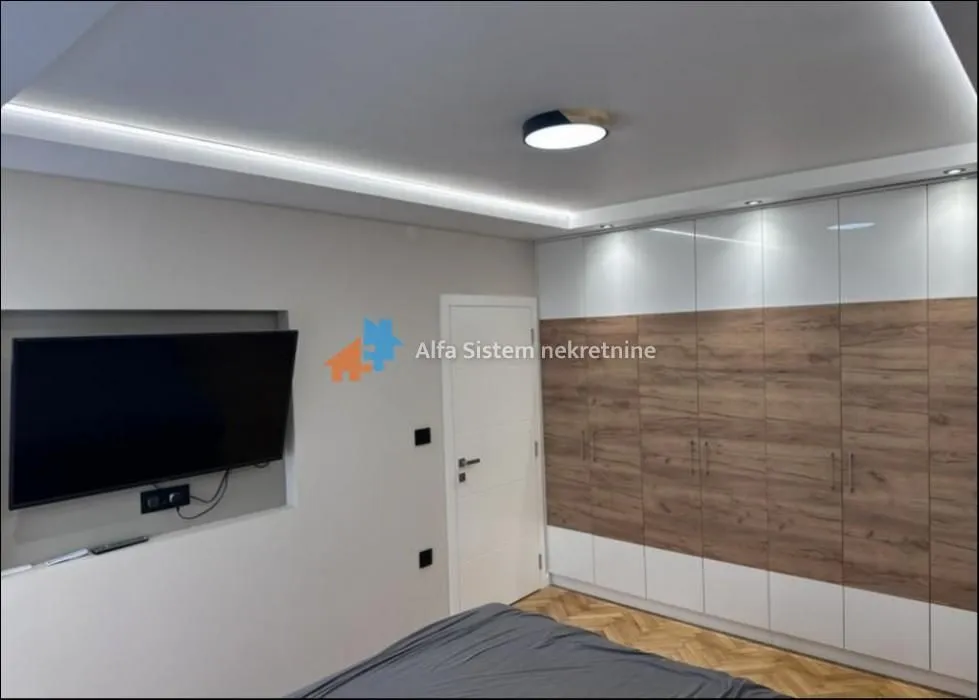 Rent, two bedroom apartment, 56m², Savski Venac, Beograd