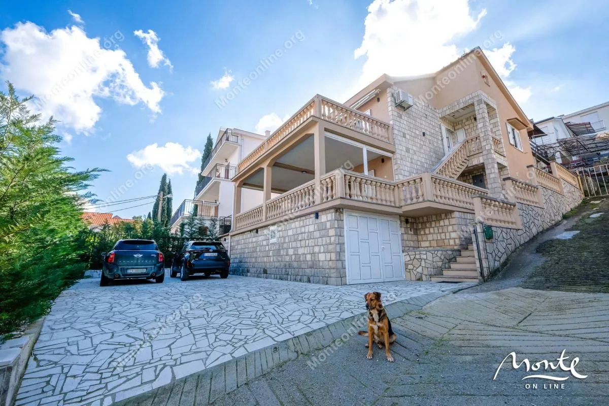 Prodaja, kuća, 210m², Krašići, Tivat