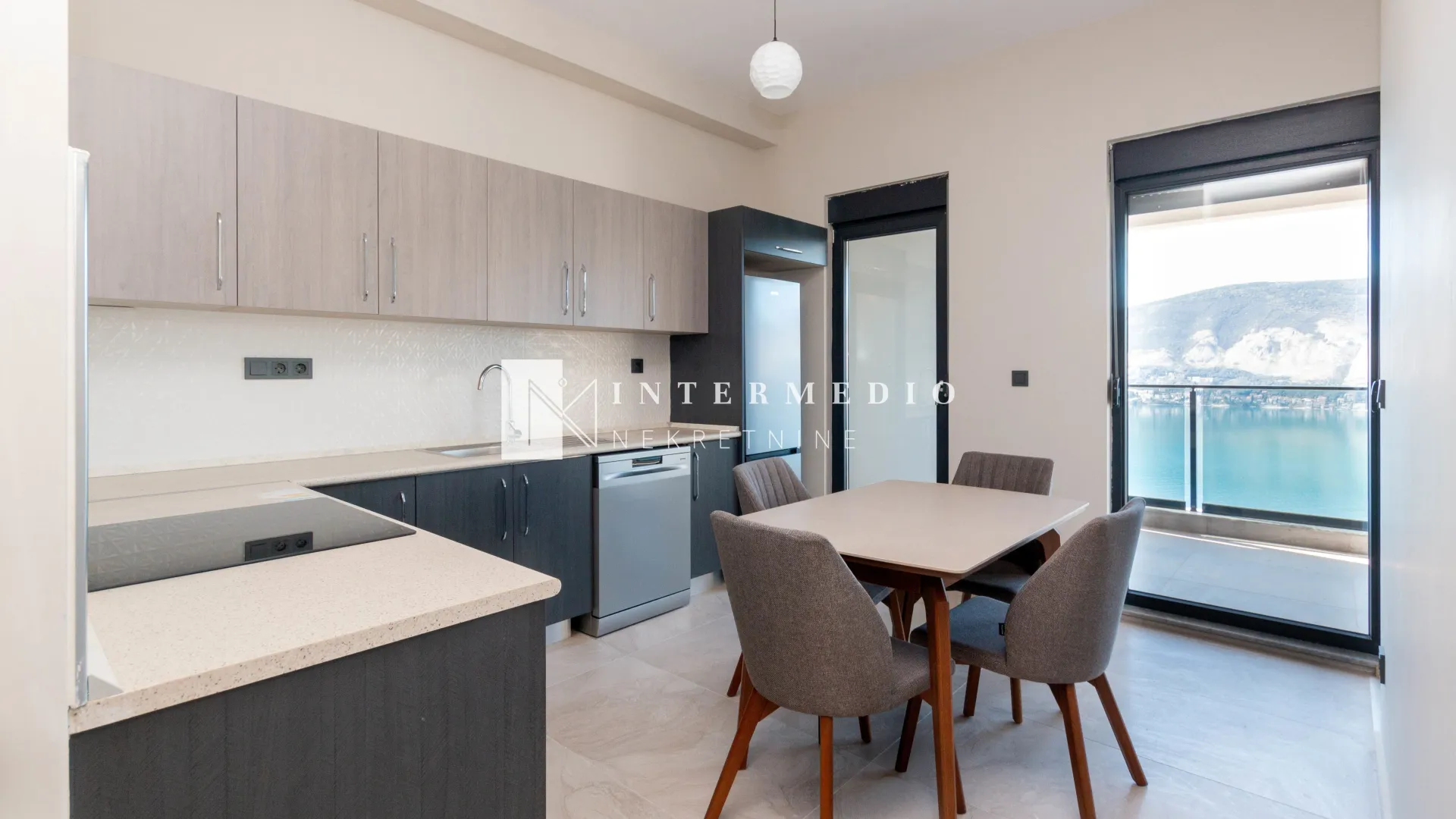 Prodaja, dvosoban stan, 86m², Topla, Herceg Novi