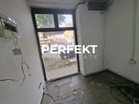 Rent, office space, 88m², Centar, Pančevo - image 14