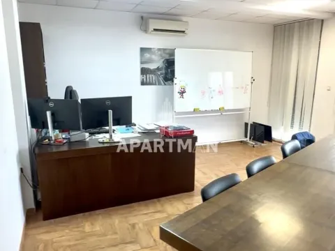 Sale, house, 807m², Veliki Mokri Lug, Zvezdara Sve Podlokacije - image 2