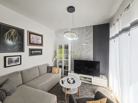 Rent, one bedroom apartment, 40m², Tološi, Podgorica - image 1